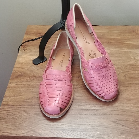 Redhawk Salmon Hand-Sewn Leather Huaraches Sand - Picture 1 of 6